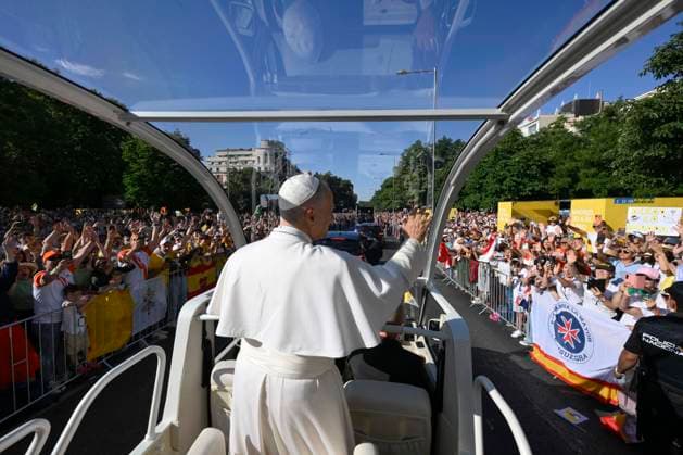 SPAIN - POPE LEO XIV LEADS THE HOLY MASS IN THE PLAZA DE CIBELES IN MADRID - 2026 6 7 Spain, Vatican, 2026 6 7 Pope Leo XIV leads the Holy Mass in the Plaza de Cibeles in Madrid, EDITORIAL USE ONLY - NO BOOKS Copyright: xVATICANxMEDIA CPPx