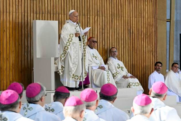 SPAIN - POPE LEO XIV LEADS THE HOLY MASS IN THE PLAZA DE CIBELES IN MADRID - 2026 6 7 Spain, Vatican, 2026 6 7 Pope Leo XIV leads the Holy Mass in the Plaza de Cibeles in Madrid, EDITORIAL USE ONLY - NO BOOKS Copyright: xVATICANxMEDIA CPPx