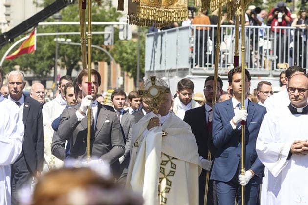 Pope Leo XIV leads Corpus Christi Mass and Eucharistic procession in Madrid MADRID, SPAIN – JUNE 7: Pope Leo XIV walks along Alcala Street during the Corpus Christi procession following the mass held in the Plaza de Cibeles in Madrid on June 7, 2026. Pope Leo XIV is visiting Spain June 6-12 with stops in Madrid, Barcelona, and the Canary Islands, where he will meet with migrants and organisations dedicated to helping them. Alex Juarez Anadolu Madrid Spain. Editorial use only. Please get in touch for any other usage.  Copyright: x2026xAnadoluxAlexxJuarezx