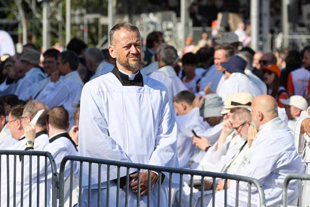 Pope Leo XIV presides at Holy Mass and a Eucharistic procession for Corpus Christi Day in Madrid Priests participate in the Mass for the feast of Corpus Christi presided over by Pope Leo XIV, in the Plaza de Cibeles, in the Plaza de Cibeles, on June 7, 2026, in Madrid Spain Pope Leo XIV officiates the Solemnity of Corpus Christi in Madrid with a Mass and subsequent Eucharistic procession around the capital The ceremony brings together high civil and religious authorities, as well as numerous faithful who follow the route of the Blessed Sacrament King Felipe VI, Queen Letizia, Princess Leonor and Infanta Sofia attend the event 07 JUNE 2026 PAPAL VISIT Jesús Hellí Madrid Madrid Spain  Copyright: xJesusxHellin EuropaxPress Poolx 7578825