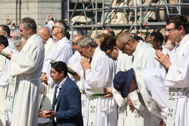 Pope Leo XIV presides at Holy Mass and a Eucharistic procession for Corpus Christi Day in Madrid Priests participate in the Mass for the feast of Corpus Christi presided over by Pope Leo XIV, in the Plaza de Cibeles, in the Plaza de Cibeles, on June 7, 2026, in Madrid Spain Pope Leo XIV officiates the Solemnity of Corpus Christi in Madrid with a Mass and subsequent Eucharistic procession around the capital The ceremony brings together high civil and religious authorities, as well as numerous faithful who follow the route of the Blessed Sacrament King Felipe VI, Queen Letizia, Princess Leonor and Infanta Sofia attend the event 07 JUNE 2026 PAPAL VISIT Jesús Hellí Madrid Madrid Spain  Copyright: xJesusxHellin EuropaxPress Poolx 7578840