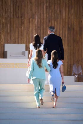 Spanish Royals attends Corpus Christi Holy Mass with the Pope Leo XIV King Felipe VI of Spain, Queen Letizia of Spain, Crown Princess Leonor, Princess Sofia attends Corpus Christi Holy Mass with the Pope Leo XIV at Plaza de Cibeles on June 7, 2026 in Madrid, Spain Photo by IMAGO MPG Madrid Plaza de Cibeles Madrid Spain  Copyright: xMPGx