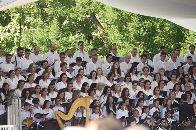 Pope Leo XIV presides at Holy Mass and a Eucharistic procession for Corpus Christi Day in Madrid Choir and orchestra participate in the Mass for the feast of Corpus Christi, in the Plaza de Cibeles, in the Plaza de Cibeles, on June 7, 2026, in Madrid Spain Pope Leo XIV officiates the Solemnity of Corpus Christi in Madrid with a Mass and subsequent Eucharistic procession around the capital The ceremony brings together high civil and religious authorities, as well as numerous faithful who follow the route of the Blessed Sacrament King Felipe VI, Queen Letizia, Princess Leonor and Infanta Sofia attend the event 07 JUNE 2026 PAPAL VISIT Jesús Hellí Madrid Madrid Spain  Copyright: xJesusxHellin EuropaxPress Poolx 7578914