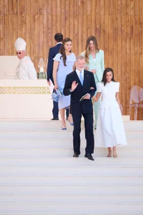 Spanish Royals attends Corpus Christi Holy Mass with the Pope Leo XIV King Felipe VI of Spain, Queen Letizia of Spain, Crown Princess Leonor, Princess Sofia attends Corpus Christi Holy Mass with the Pope Leo XIV at Plaza de Cibeles on June 7, 2026 in Madrid, Spain Photo by IMAGO MPG Madrid Plaza de Cibeles Madrid Spain  Copyright: xMPGx