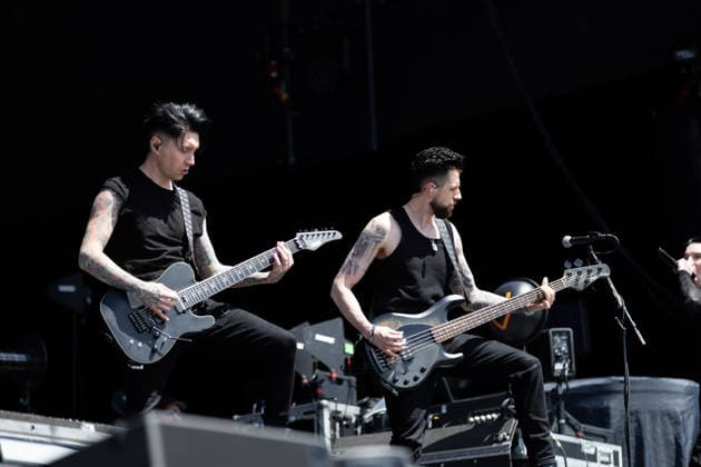 Jake Pitts (Gitarre) und Lonny Eagleton (Bass, Gesang) während des Auftritts der US-amerikanischen Rockband Black Veil Brides im Rahmen des Festivals Rock am Ring 2026 am Nürburgring. Nürburg Rock am Ring Rheinland-Pfalz Germany *** Jake Pitts guitar and Lonny Eagleton bass, vocals during the performance of the US rock band Black Veil Brides as part of the Rock am Ring 2026 festival at the Nürburgring Nürburg Rock am Ring Rheinland Pfalz Germany