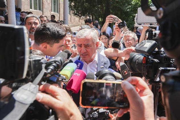 ARMENIA, YEREVAN - JUNE 7, 2026: Samvel Karapetyan, leader of the Strong Armenia Party, talks to journalists after voting in the 2026 Armenian parliamentary election Yerevan Armenia  - ZUMAt113 20260607_zaa_t113_110 Copyright: xAlexanderxPatrinx