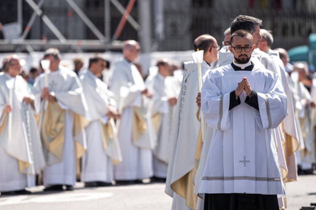 June 7, 2026, Madrid, Madrid, SPAIN: Several people from all over Spain and the world attended the official visit of POPE LEO XIV in Madrid, where Holy Mass was celebrated at Plaza de Cibeles. Madrid SPAIN  - ZUMAc270 20260607_zip_c270_014 Copyright: xDavidxCruzxSanzx