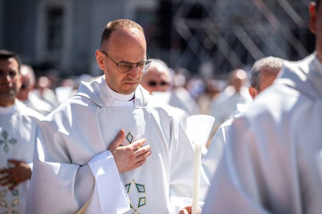 June 7, 2026, Madrid, Madrid, SPAIN: Several people from all over Spain and the world attended the official visit of POPE LEO XIV in Madrid, where Holy Mass was celebrated at Plaza de Cibeles. Madrid SPAIN - ZUMAc270 20260607_zip_c270_015 Copyright: xDavidxCruzxSanzx