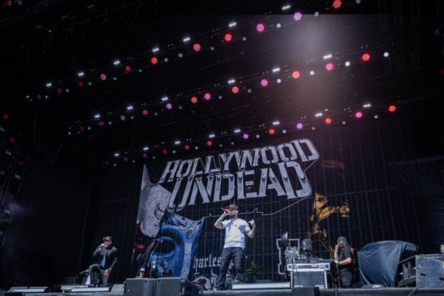 Rock am Ring 2026, Tag 3, 7.6.2026 Die kalifornische Rap-Rock-NuMetal-Band Hollywood Undead auf der Utopia Stage -- Mit dem Traditionsfestival Rock am Ring am Nürburgring in der Eifel startet in Deutschland die Festival-Saison. Rock am Ring findet in diesem Jahr vom 5. bis 7. Juni statt. Rund 80 Bands und Künstler stehen auf einer der drei großen Bühnen. Nürburg Nürburgring Rheinland-Pfalz Deutschland *** Rock am Ring 2026, Day 3, 7 6 2026 Californian rap rock NuMetal band Hollywood Undead on the Utopia Stage The traditional Rock am Ring festival at the Nürburgring in the Eifel region kicks off the festival season in Germany Rock am Ring will take place this year from 5 to 7 June Around 80 bands and artists will perform on one of the Copyright: xSebastianxDerixx