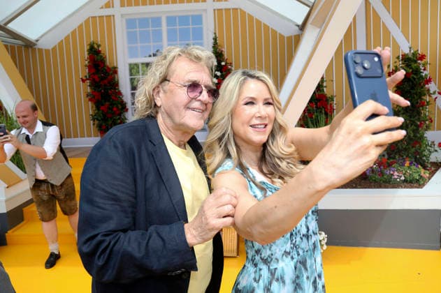 Simone & Charly Brunner in der ARD TV-Show Immer wieder sonntags im Europa-Park. Rust, 07.06.2026 *** Simone Charly Brunner on the ARD TV show Immer wieder sonntags at Europa Park Rust, 07 06 2026 Foto:xAgenturxWehnertx xGränzdörferx xFuturexImagex sonntags0706_6647