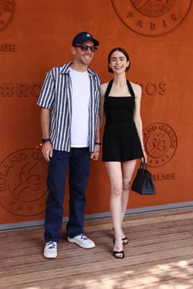 Roland Garros 2026 - Village jour 14 Lily Collins and Charlie McDowell CÃ lÃ britÃ s au Village de Roland Garros pendant l Open de France Ã Paris le, 7 juin 2026.  Copyright: xDidierxFereyx