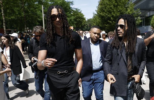 Ghali et Lenny Kravitz lors des Internationaux de France de Tennis de Roland Garros 2026, à Paris, France, le 7 juin 2026 Jacovides Moreau Bestimage Celebs attending the village photocall during the 2026 French Open at Roland Garros in Paris, France, on June 7, 2026 Paris France  Copyright: xJACOVIDES-MOREAUx xBESTIMAGExJACOVIDES-MOREAUx xBESTIMAGEx