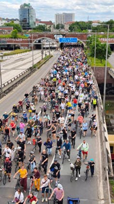 Berlin, 07.06.2026 Der ADFC veranstaltet an diesem Sonntag die 50. Fahrrad-Sternfahrt. Zehntausende Personen sind mit Spaß dabei. *** Berlin, 07 06 2026 The ADFC is organizing the 50th bicycle rally this Sunday Tens of thousands of people are enjoying the ride