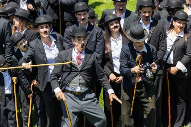 CHARLIE CHAPLIN 10 ANS MUSEE PHOTOPQR LE DAUPHINE Tom PHAM VAN SUU 07 06 2026 A Vevey Haute Savoie , le 7 juin 2026 The Chaplin s World museum in Corsier sur Vevey VD is celebrating its tenth anniversary this year. To mark the occasion, 429 participants dressed as Charlie Chaplin gathered in the museums gardens on Sunday, they formed a giant 10, in front of the Ban manor house Photo Tom Pham Van Suu Le Dauphiné Libéré 10th anniversary of the Chaplin s World museum in Corsier sur Vevey, western Switzerland, on June 7, 2026 Some 429 people took part in the event France  Copyright: xPHOTOPQR LExDAUPHINE MAXPPPxTomxPHAMxVANxSUUx 20260607JDL2072 20260607JDL2072