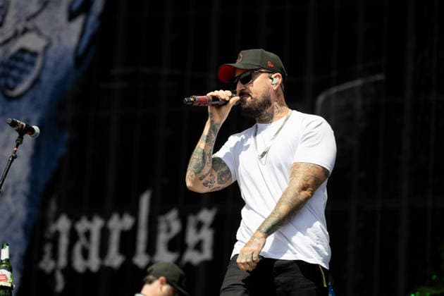 Mitglied während des Auftritts der US-amerikanischen Rap-Rock-Band Hollywood Undead im Rahmen des Festivals Rock am Ring 2026 am Nürburgring. Nürburg Rock am Ring Rheinland-Pfalz Germany *** Member during the performance of the US rap rock band Hollywood Undead as part of the Rock am Ring 2026 festival at the Nürburgring Nürburg Rock am Ring Rheinland Pfalz Germany