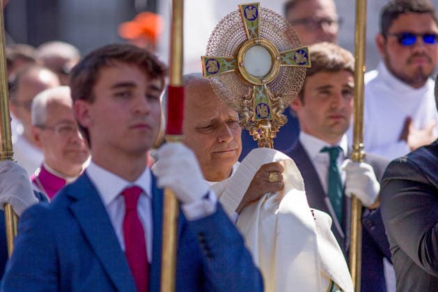 June 7, 2026, Madrid, Spain: Pope Leo XIV carries the Corpus Christi in a procession during the Holy Mass celebrated by Pope Leo XIV in Cibeles Square, during his apostolic journey to Madrid. Pope Leo XIV is visiting Spain for the first time and will visit the cities of Madrid, Barcelona, ??Las Palmas de Gran Canaria, and Santa Cruz de Tenerife. Madrid Spain  - ZUMAs197 20260607_aaa_s197_045 Copyright: xLuisxSotox