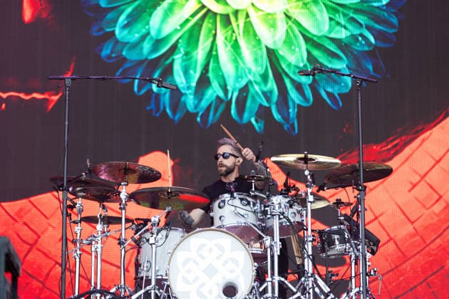 Shaun Foist (Schlagzeug) während des Auftritts der US-amerikanischen Rockband Breaking Benjamin im Rahmen des Festivals Rock am Ring 2026 am Nürburgring. Nürburg Rock am Ring Rheinland-Pfalz Germany *** Shaun Foist drums during the performance of the US rock band Breaking Benjamin as part of the Rock am Ring 2026 festival at the Nürburgring Nürburg Rock am Ring Rheinland Pfalz Germany