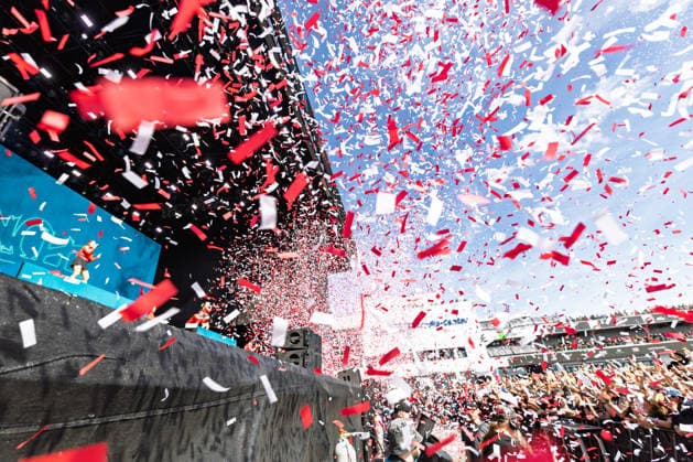 Rock am Ring 2026 - Finch - 07.06.26 Konfettiregen - Finch auf der Utopia Stage - Letzter Festivaltag am Sonntag, 07.06.2026, bei Rock am Ring 2026 am Nürburgring in der Eifel. Das dreitägige Musikfestival endet am selben Tag; die nächste Ausgabe ist vom 04. bis 06.06.2027 geplant. Nürburg Nürburgring Rheinland-Pfalz Deutschland *** Rock am Ring 2026 Finch 07 06 26 Confetti rain Finch on the Utopia Stage Last festival day on Sunday, 07 06 2026, at Rock am Ring 2026 at the Nürburgring in the Eifel The three-day music festival ends on the same day the next edition is planned from 04 to 06 06 2027 Nürburg Nürburgring Rhineland-Palatinate Germany Copyright: xMarcxJohnx
