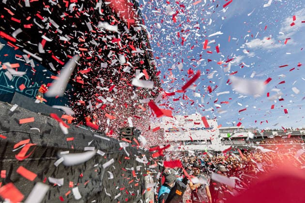 Rock am Ring 2026 - Finch - 07.06.26 Konfettiregen - Finch auf der Utopia Stage - Letzter Festivaltag am Sonntag, 07.06.2026, bei Rock am Ring 2026 am Nürburgring in der Eifel. Das dreitägige Musikfestival endet am selben Tag; die nächste Ausgabe ist vom 04. bis 06.06.2027 geplant. Nürburg Nürburgring Rheinland-Pfalz Deutschland *** Rock am Ring 2026 Finch 07 06 26 Confetti rain Finch on the Utopia Stage Last festival day on Sunday, 07 06 2026, at Rock am Ring 2026 at the Nürburgring in the Eifel The three-day music festival ends on the same day the next edition is planned from 04 to 06 06 2027 Nürburg Nürburgring Rhineland-Palatinate Germany Copyright: xMarcxJohnx