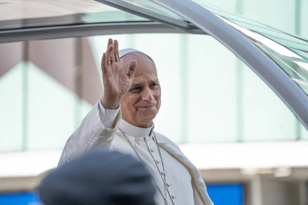 Atmosphere during the arrival of Pope Leo XIV at the Movistar Arena Pope Leo XIV arrives in the Popemobile at the Movistar Arena, on June 7, 2026, in Madrid Spain The meeting entitled Weaving networks with the world of culture, education, business and sports brings together representatives from different fields to reflect on their contribution to society The event includes interventions and a space for dialogue on the collaboration between civil institutions and the Church 07 JUNE 2026 César Vallejo Rodrí Madrid Madrid Madrid Spain  Copyright: xCÃ sarxVallejoxRodriguezx 7579184