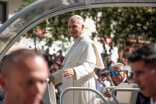 Atmosphere during the arrival of Pope Leo XIV at the Movistar Arena Pope Leo XIV arrives in the Popemobile at the Movistar Arena, on June 7, 2026, in Madrid Spain The meeting entitled Weaving networks with the world of culture, education, business and sports brings together representatives from different fields to reflect on their contribution to society The event includes interventions and a space for dialogue on the collaboration between civil institutions and the Church 07 JUNE 2026 Madrid Madrid Madrid Spain  Copyright: xGabrielxLuengasx 7579202