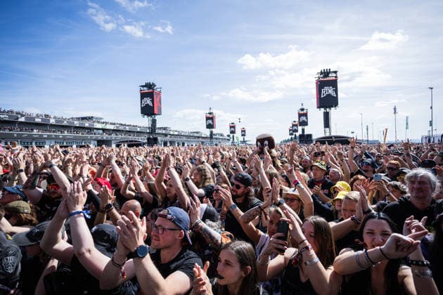 Rock am Ring 2026, Tag 3, 7.6.2026 Fans bei Finch -- Mit dem Traditionsfestival Rock am Ring am Nürburgring in der Eifel startet in Deutschland die Festival-Saison. Rock am Ring findet in diesem Jahr vom 5. bis 7. Juni statt. Rund 80 Bands und Künstler stehen auf einer der drei großen Bühnen. Nürburg Nürburgring Rheinland-Pfalz Deutschland *** Rock am Ring 2026, Day 3, 7 6 2026 Fans at Finch The traditional Rock am Ring festival at the Nürburgring in the Eifel region kicks off the festival season in Germany Rock am Ring will take place this year from June 5 to 7 Around 80 bands and artists will perform on one of the three large stages Nürburg Nürburgring Rhineland-Palatinate Germany Copyright: xSebastianxDerixx