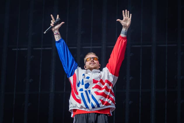 Rock am Ring 2026, Tag 3, 7.6.2026 Auftritt des deutschen Rappers Finch -- Mit dem Traditionsfestival Rock am Ring am Nürburgring in der Eifel startet in Deutschland die Festival-Saison. Rock am Ring findet in diesem Jahr vom 5. bis 7. Juni statt. Rund 80 Bands und Künstler stehen auf einer der drei großen Bühnen. Nürburg Nürburgring Rheinland-Pfalz Deutschland *** Rock am Ring 2026, Day 3, 7 6 2026 Performance by German rapper Finch The traditional Rock am Ring festival at the Nürburgring in the Eifel region kicks off the festival season in Germany Rock am Ring will take place this year from 5 to 7 June Around 80 bands and artists will perform on one of the three large stages Nürburg Nürburgring Rhineland-Palatinate Germany Copyright: xSebastianxDerixx