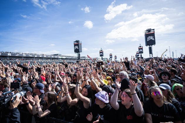 Rock am Ring 2026, Tag 3, 7.6.2026 Fans bei Finch -- Mit dem Traditionsfestival Rock am Ring am Nürburgring in der Eifel startet in Deutschland die Festival-Saison. Rock am Ring findet in diesem Jahr vom 5. bis 7. Juni statt. Rund 80 Bands und Künstler stehen auf einer der drei großen Bühnen. Nürburg Nürburgring Rheinland-Pfalz Deutschland *** Rock am Ring 2026, Day 3, 7 6 2026 Fans at Finch The traditional Rock am Ring festival at the Nürburgring in the Eifel region kicks off the festival season in Germany Rock am Ring will take place this year from June 5 to 7 Around 80 bands and artists will perform on one of the three large stages Nürburg Nürburgring Rhineland-Palatinate Germany Copyright: xSebastianxDerixx