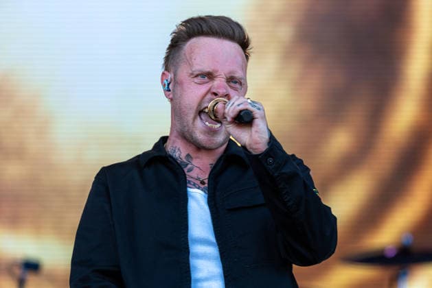 Musikfestival Rock im Park 2026 - ARCHITECTS, Nürnberg, 07.06.2026 Sam Carter, Saenger der britischen Metalcore-Band Architects, beim Liveauftritt auf dem Rock im Park Festival. Carter singt intensiv ins Mikrofon. Nürnberg Bayern Deutschland *** Music Festival Rock im Park 2026 ARCHITECTS, Nuremberg, 07 06 2026 Sam Carter, singer of the British metalcore band Architects, performing live at the Rock im Park Festival Carter sings intensely into the microphone Nuremberg Bavaria Germany 20260607-1V9A0601-M4000
