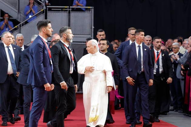 Pope Leo XIV presides over the meeting Weaving networks with the world of culture, education, business and sport in Madrid Pope Leo XIV on his arrival at the meeting Weaving networks with the world of culture, education, business and sport , at the Movistar Arena, on June 6, 2026, in Madrid Spain The meeting entitled Weaving networks with the world of culture, education, business and sport brings together representatives from different fields to reflect on their contribution to society The event includes interventions and a space for dialogue around collaboration between civil institutions and the Church, The event includes speeches and a space for dialogue on collaboration between civil institutions and the Church 07 JUNE 2026 POPE LEON X  Copyright: xJesusxHellin EuropaxPress Poolx 7579255