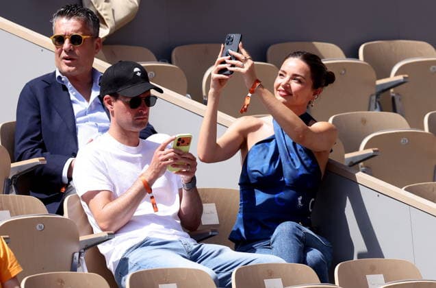 Miranda Kerr and husband Evan Spiegel Celebrities in the stands at the mens final of the French Open at Roland Garros 2026 on June 7, 2026 Jacovides Moreau Bestimage Celebrities in the stands at the mens final of the French Open at Roland Garros 2026 on June 7, 2026 Paris France  Copyright: xJACOVIDES-MOREAUx xBESTIMAGExJACOVIDES-MOREAUx xBESTIMAGEx