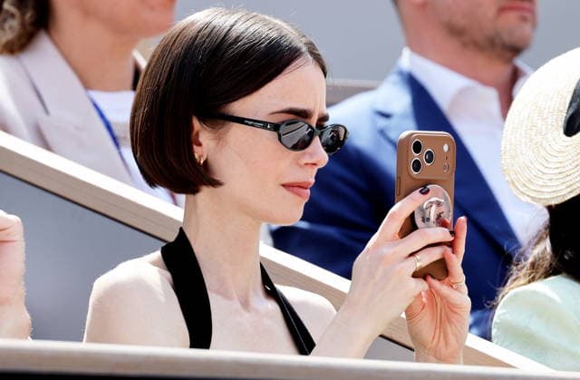 Lily Collins Celebrities in the stands at the mens final of the French Open at Roland Garros 2026 on June 7, 2026 Jacovides Moreau Bestimage Celebrities in the stands at the mens final of the French Open at Roland Garros 2026 on June 7, 2026 Paris France  Copyright: xJACOVIDES-MOREAUx xBESTIMAGExJACOVIDES-MOREAUx xBESTIMAGEx