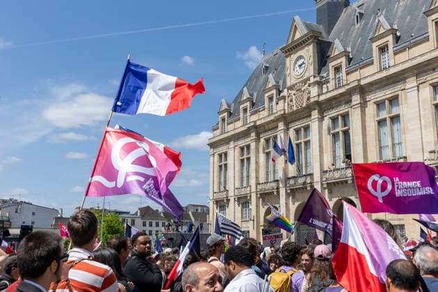 Le public lors du premier meeting de campagne présidentielle pour Jean Luc Mélenchon LFI sur la Place Victor Hugo à Saint Denis Pierrefitte, France, le 7 juin 2026 France votes in a presidential election scheduled for April 2027 Emmanuel Forgeron Agence1827 Bestimage Rally to launch the campaign of French leftist party La France Insoumise LFI presidential candidate Jean Luc Melenchon on Place Victor Hugo in Saint Denis, a northern Paris suburb, France, on June 7, 2026 France votes in a presidential election scheduled for April 2027 Saint Denis France  Copyright: xEmmanuelxForgeronx xBestimagexEmmanuelxForgeronx xBestimagex