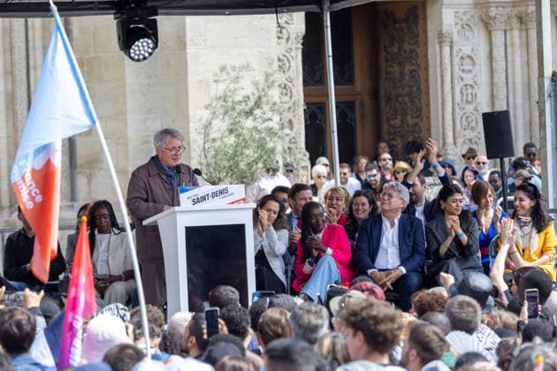 Éric Vuillard at the first presidential campaign rally for Jean Luc Mélenchon LFI on Place Victor Hugo in Saint Denis Pierrefitte, France, on June 7, 2026 France votes in a presidential election scheduled for April 2027 Emmanuel Forgeron Agence1827 Bestimage Rally to launch the campaign of French leftist party La France Insoumise LFI presidential candidate Jean Luc Melenchon on Place Victor Hugo in Saint Denis, a northern Paris suburb, France, on June 7, 2026 France votes in a presidential election scheduled for April 2027 Saint Denis France  Copyright: xEmmanuelxForgeronx xBestimagexEmmanuelxForgeronx xBestimagex