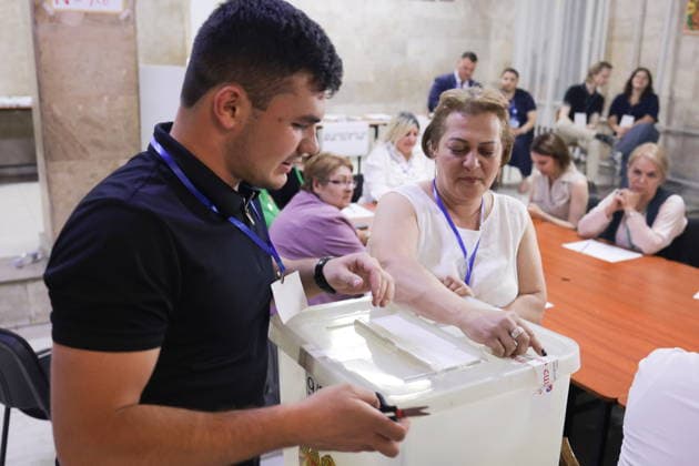 ARMENIA, YEREVAN - JUNE 7, 2026: Election officials count votes at a polling station during the 2026 Armenian parliamentary election Yerevan Armenia  - ZUMAt113 20260607_zaa_t113_286 Copyright: xAlexanderxPatrinx