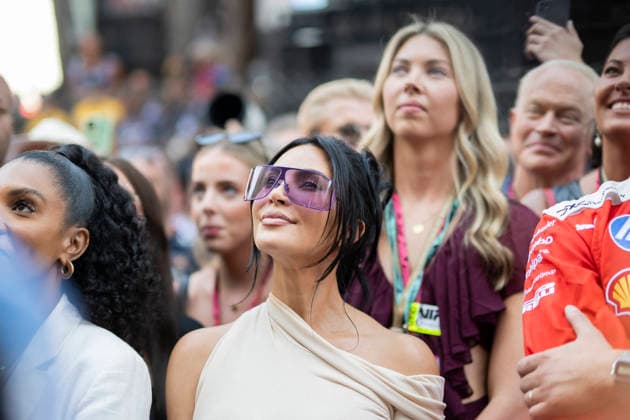 Kim Kardashian Formula 1 Grand Prix de Monaco 2026 Kim Kardashian attends at podium during the Formula 1 Grand Prix de Monaco 2026, 6th round of the 2026 Formula One World Championship on the Circuit de Monaco, in Monte-Carlo, Monaco Photo by Eliot Blondet ABACAPRESS.COM Monaco France France  Copyright: xBlondetxEliot ABACAx