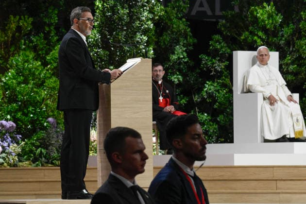 June 7, 2026, Madrid: Pope Leo XIV attends with actor Antonio Banderas , to meeting BUILDING NETWORKS WITH THE WORLD OF CULTURE, ART , ECONOMY AND SPORT at the Movistar Arena in Madrid during his apostolic journey in Spain , 7 June 2026 ANSA CIRO FUSCO. Madrid  - ZUMAa110 20260607_zaf_a110_016 Copyright: xCiroxFuscox