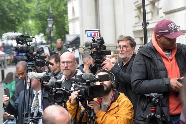 Politicians in London The media in Downing street for the meeting with Volodymyr Zelensky President of Ukraine and Keir Starmer for a meeting to discuss ongoing support and solidarity for Ukraine London Westminster UK Copyright: xMartinxDaltonx Politicians_London_070626_MD_027