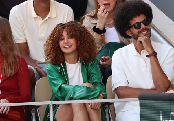 Roland Garros 2026 - Celebs Finale Cobolli vs Zverev Lena Mahfouf (LÃ na Situations) et Yassine El Alami - CÃ lÃ britÃ s dans les tribunes de Roland Garros pendant la finale homme de l Open de France de Tennis Ã Paris, le 7 juin 2026. Celebrities in the stands at Roland Garros stadium during the men s final of the French Open in Paris on June 7, 2026.  Copyright: xFabricexChasseryx