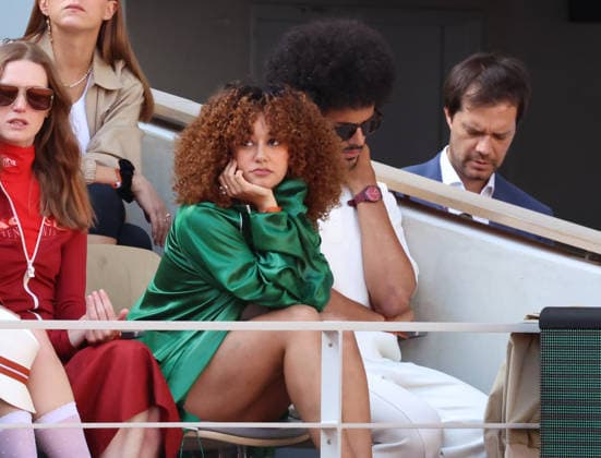 Roland Garros 2026 - Celebs Finale Cobolli vs Zverev Lena Mahfouf (LÃ na Situations) et Yassine El Alami - CÃ lÃ britÃ s dans les tribunes de Roland Garros pendant la finale homme de l Open de France de Tennis Ã Paris, le 7 juin 2026. Celebrities in the stands at Roland Garros stadium during the men s final of the French Open in Paris on June 7, 2026.  Copyright: xFabricexChasseryx
