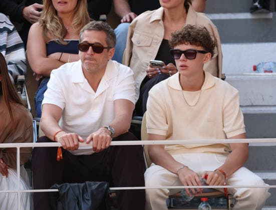 Roland Garros 2026 - Celebs Finale Cobolli vs Zverev Guillaume Canet et Marcel Canet - CÃ lÃ britÃ s dans les tribunes de Roland Garros pendant la finale homme de l Open de France de Tennis Ã Paris, le 7 juin 2026. Celebrities in the stands at Roland Garros stadium during the men s final of the French Open in Paris on June 7, 2026.  Copyright: xFabricexChasseryx