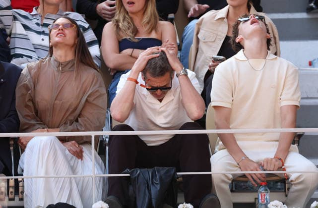 Roland Garros 2026 - Celebs Finale Cobolli vs Zverev Natasha Andrews, Guillaume Canet et Marcel Canet - CÃ lÃ britÃ s dans les tribunes de Roland Garros pendant la finale homme de l Open de France de Tennis Ã Paris, le 7 juin 2026. Celebrities in the stands at Roland Garros stadium during the men s final of the French Open in Paris on June 7, 2026.  Copyright: xFabricexChasseryx