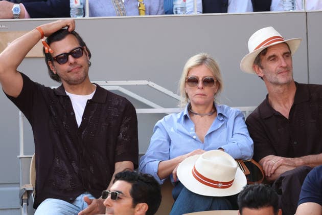 Roland Garros 2026 - Celebs Finale Cobolli vs Zverev Laurent Lafitte, Karin Viard et Manuel Herrero - CÃ lÃ britÃ s dans les tribunes de Roland Garros pendant la finale homme de l Open de France de Tennis Ã Paris, le 7 juin 2026. Celebrities in the stands at Roland Garros stadium during the men s final of the French Open in Paris on June 7, 2026.  Copyright: xFabricexChasseryx