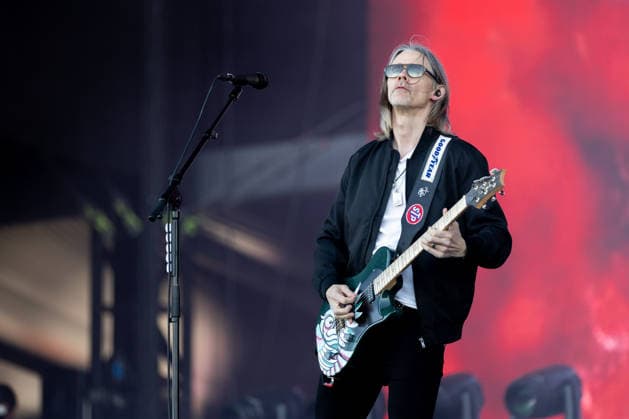 Myles Kennedy (Gesang, Gitarre) während des Auftritts der US-amerikanischen Rockband Alter Bridge im Rahmen des Festivals Rock am Ring 2026 am Nürburgring. Nürburg Rock am Ring Rheinland-Pfalz Germany *** Myles Kennedy vocals, guitar during the performance of the US rock band Alter Bridge as part of the Rock am Ring 2026 festival at the Nürburgring Nürburg Rock am Ring Rheinland Pfalz Germany