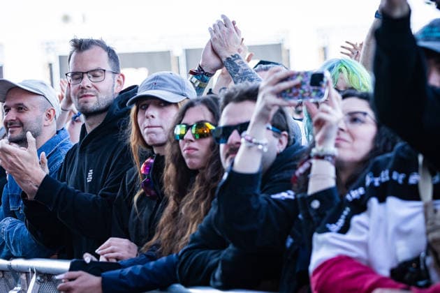 Rock am Ring 2026, Tag 3, 7.6.2026 Fans bei Alter Bridge -- Mit dem Traditionsfestival Rock am Ring am Nürburgring in der Eifel startet in Deutschland die Festival-Saison. Rock am Ring findet in diesem Jahr vom 5. bis 7. Juni statt. Rund 80 Bands und Künstler stehen auf einer der drei großen Bühnen. Nürburg Nürburgring Rheinland-Pfalz Deutschland *** Rock am Ring 2026, Day 3, 7 6 2026 Fans at Alter Bridge The traditional Rock am Ring festival at the Nürburgring in the Eifel region kicks off the festival season in Germany Rock am Ring will take place this year from 5 to 7 June Around 80 bands and artists will perform on one of the three large stages Nürburg Nürburgring Rhineland-Palatinate Germany Copyright: xSebastianxDerixx