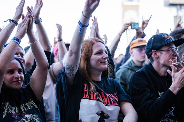 Rock am Ring 2026, Tag 3, 7.6.2026 Fans bei Alter Bridge -- Mit dem Traditionsfestival Rock am Ring am Nürburgring in der Eifel startet in Deutschland die Festival-Saison. Rock am Ring findet in diesem Jahr vom 5. bis 7. Juni statt. Rund 80 Bands und Künstler stehen auf einer der drei großen Bühnen. Nürburg Nürburgring Rheinland-Pfalz Deutschland *** Rock am Ring 2026, Day 3, 7 6 2026 Fans at Alter Bridge The traditional Rock am Ring festival at the Nürburgring in the Eifel region kicks off the festival season in Germany Rock am Ring will take place this year from 5 to 7 June Around 80 bands and artists will perform on one of the three large stages Nürburg Nürburgring Rhineland-Palatinate Germany Copyright: xSebastianxDerixx