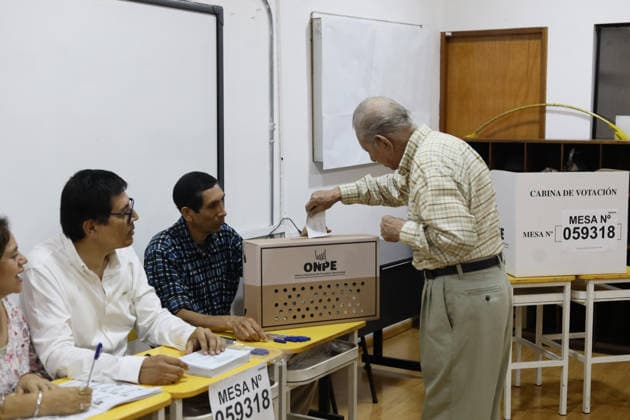 Second round of the Presidential Elections in Lima, Peru LIMA, PERU - JUNE 07: People cast their ballot during the second round of the presidential elections in Lima, Peru on June 07, 2026. Klebher Vasquez Anadolu Lima Peru. Editorial use only. Please get in touch for any other usage.  Copyright: x2026xAnadoluxKlebherxVasquezx