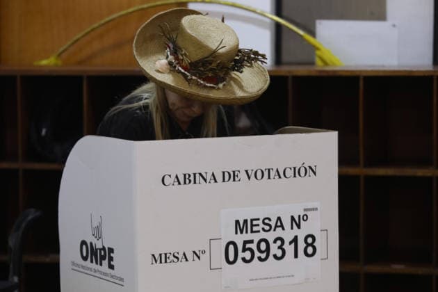 Second round of the Presidential Elections in Lima, Peru LIMA, PERU - JUNE 07: People cast their ballot during the second round of the presidential elections in Lima, Peru on June 07, 2026. Klebher Vasquez Anadolu Lima Peru. Editorial use only. Please get in touch for any other usage.  Copyright: x2026xAnadoluxKlebherxVasquezx