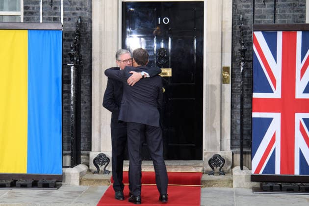 Quad-lateral Meeting On Ukraine at Downing Street, London, UK - 07 June 2026 British Prime Minister Sir Keir Starmer and French President Emmanuel Macron pose for a photo in Downing Street, London, England, UK on Sunday 7 June, 2026., Credit:Justin Ng Avalon UK, England, London, Downing Street  Copyright: xJustinxNgx xAvalonx 1108681200