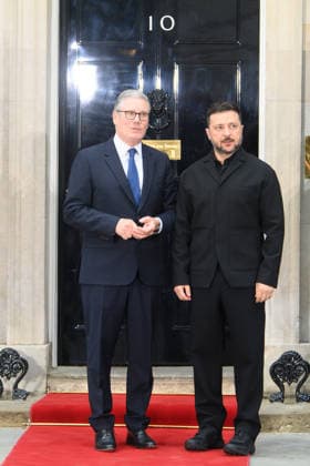 Quad-lateral Meeting On Ukraine at Downing Street, London, UK - 07 June 2026 British Prime Minister Sir Keir Starmer poses for a photo with Ukrainian President Volodymyr Zelenskyy as he arrives for a quadliateral meeting in Downing Street, London, England, UK on Sunday 7 June, 2026., Credit:Justin Ng Avalon UK, England, London, Downing Street  Copyright: xJustinxNgx xAvalonx 1108681356